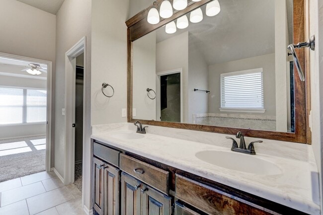 Building Photo - 308 Stoneridge Dr
