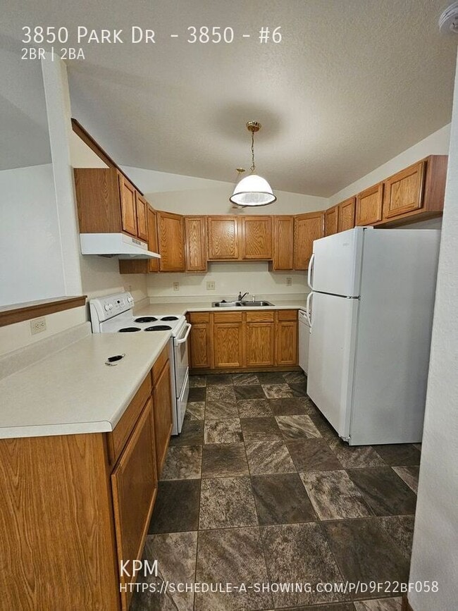 Building Photo - 3850 Park Dr