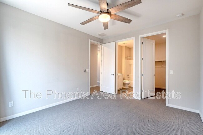 Building Photo - 901 S Smith Rd