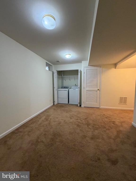 Building Photo - 9068 Falcon Glen Ct