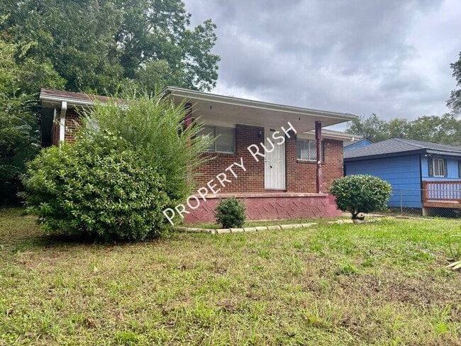 Primary Photo - 1012 N Hickory St
