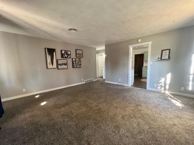 Building Photo - 240 St Andrew St