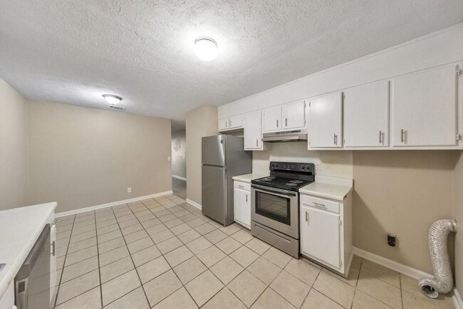 Building Photo - 245 Kimberly Way SW