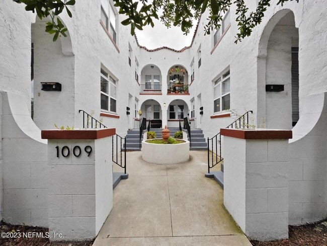 Building Photo - 1009 Stockton St