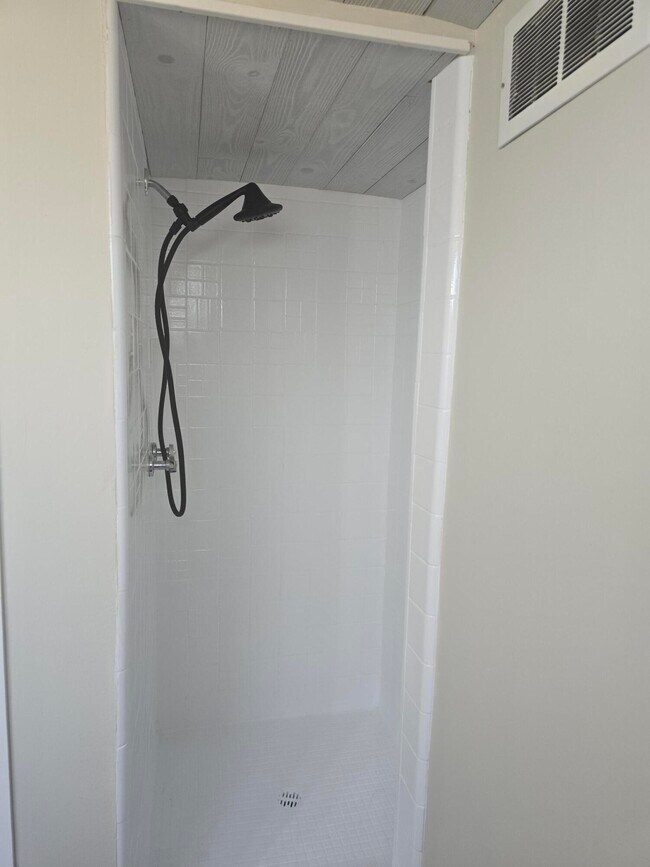 Building Photo - 15353 Huff