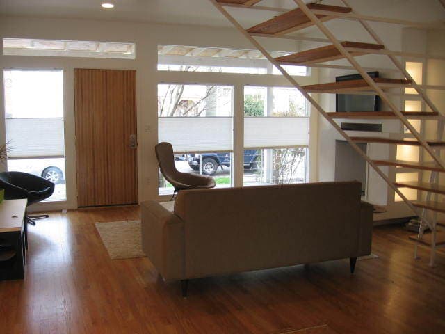 Building Photo - 372 Lehigh Ave