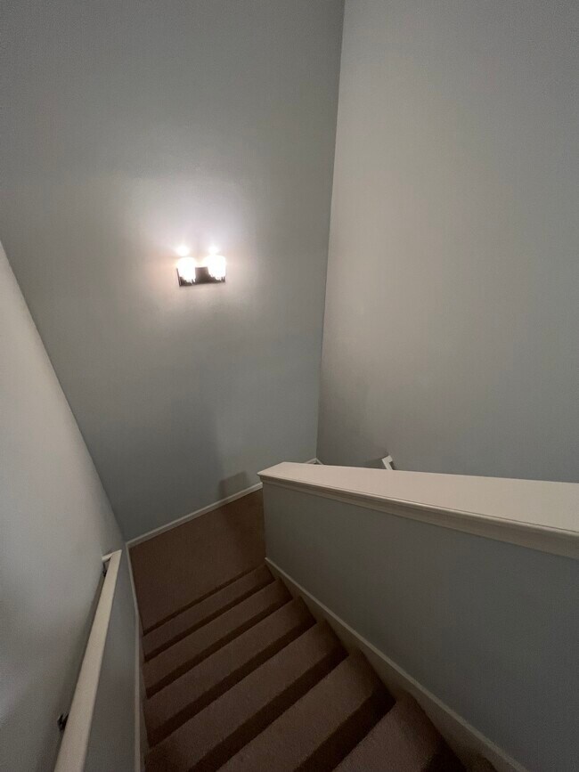 Building Photo - 400 17th St NW