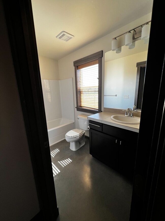 Building Photo - Gorgeous Single Family Home for Rent in Ma...