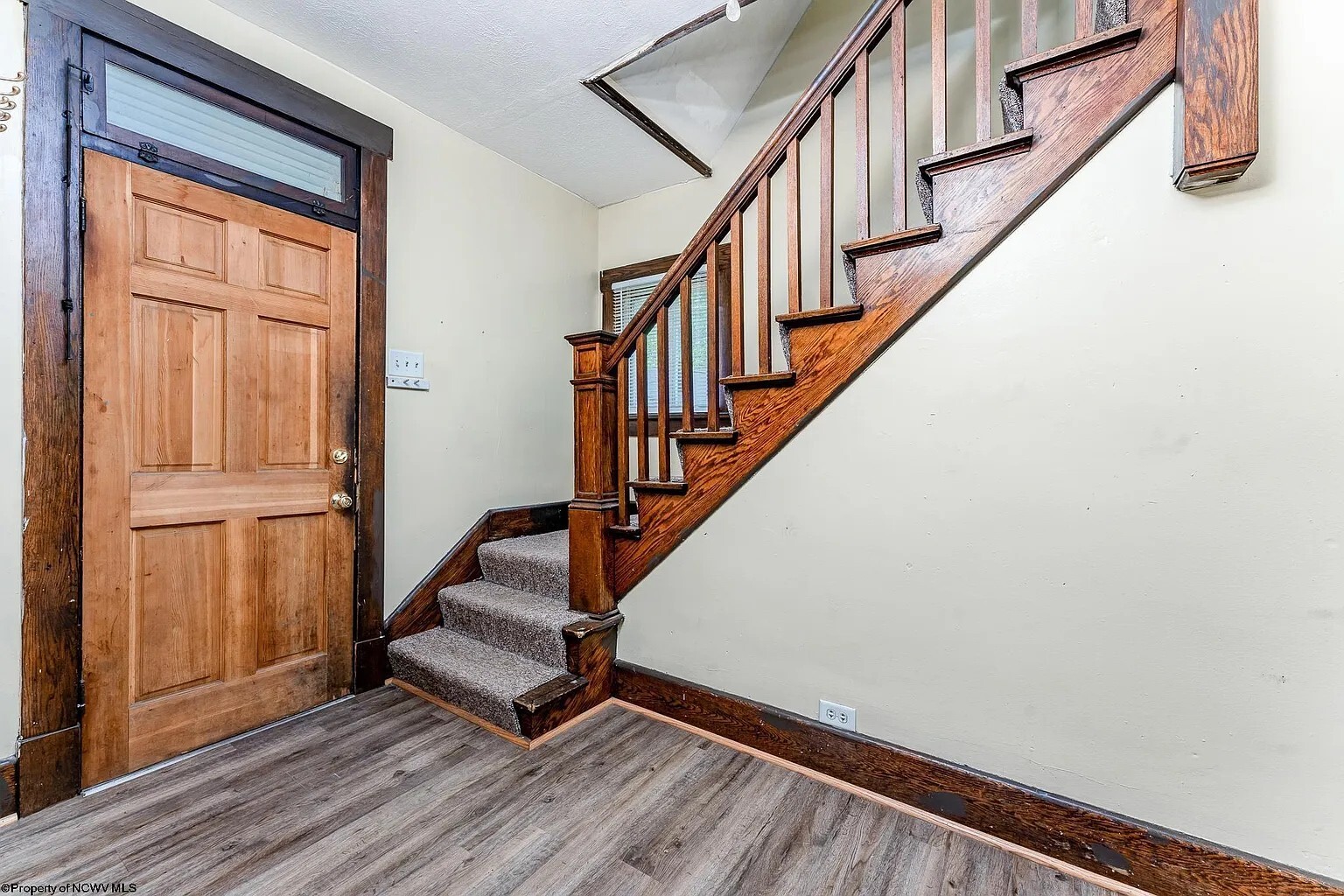 Building Photo - 565 Brockway Ave