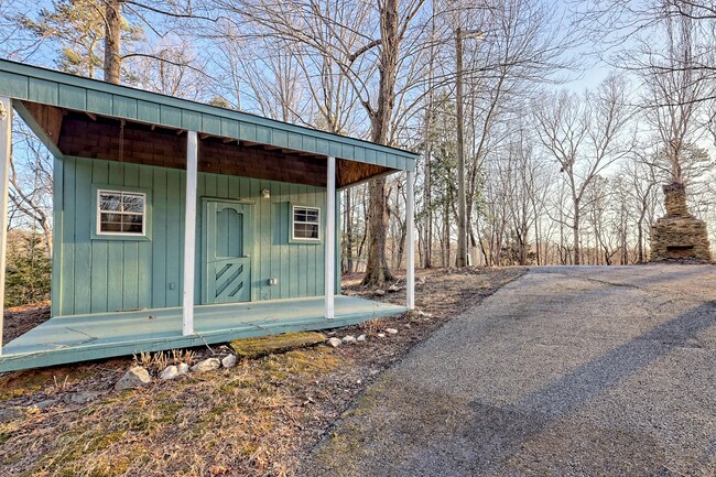Building Photo - 150 Blue Jay Rd