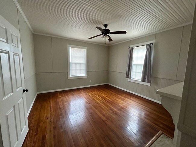 Building Photo - 24 W Tuscaloosa Ave