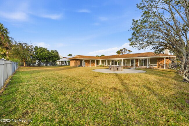 Building Photo - 330 San Juan Dr