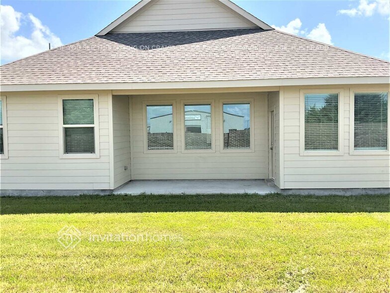 Building Photo - 605 Fitzroy Ln