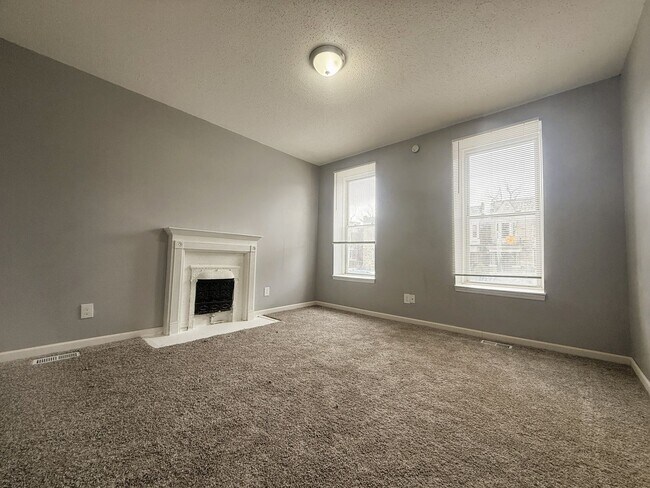 Building Photo - 5345 Wells Ave