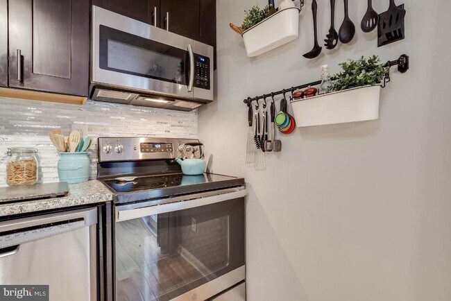 Building Photo - 8280 Wold Den Ct