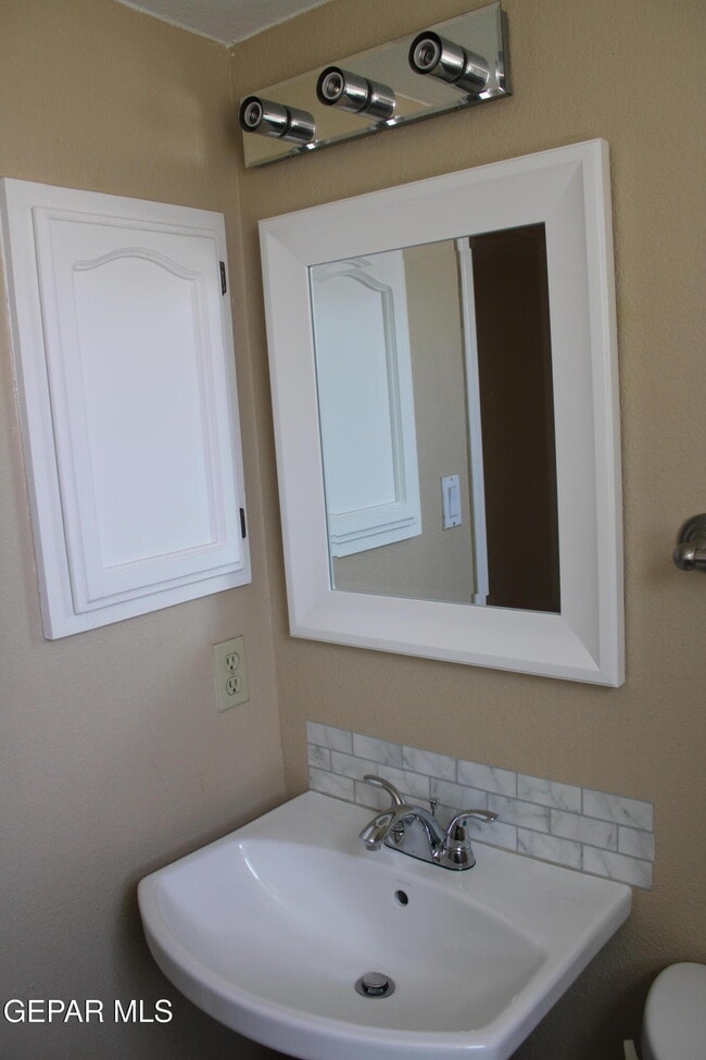 Building Photo - 6832 Canyon View Ln