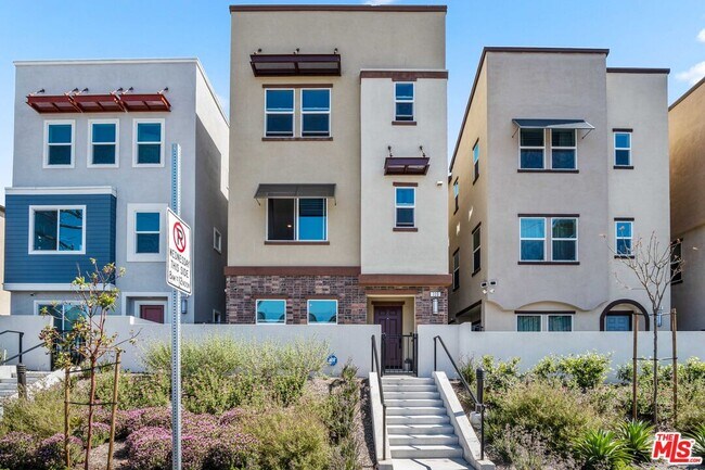 Building Photo - 720 Grace Ave