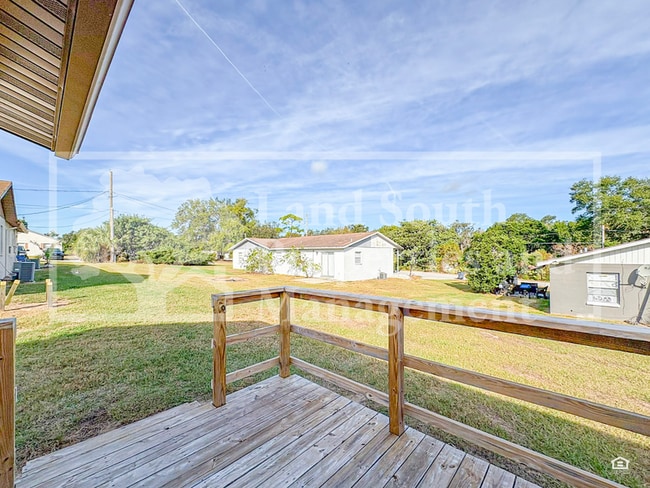 Building Photo - 5816 Charlton Dr