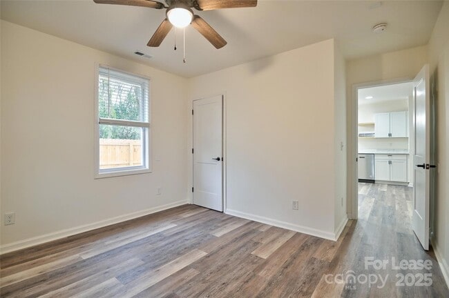 Building Photo - 313 Heyward St