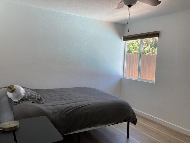 Building Photo - 3514 Hacienda Dr