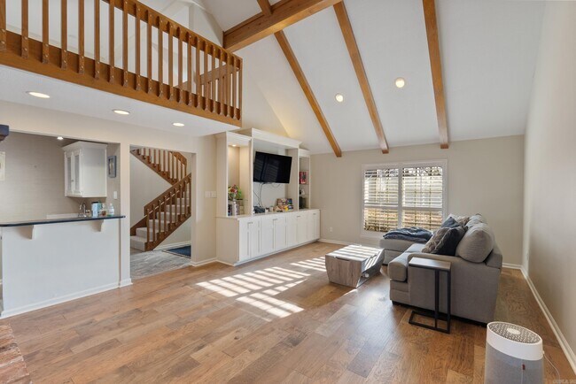 Building Photo - 7 Oak Tree Cir