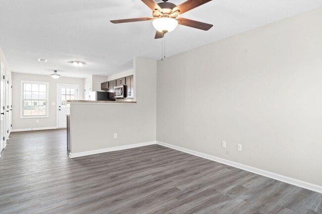 Interior Photo - Professional Park Dr - 931