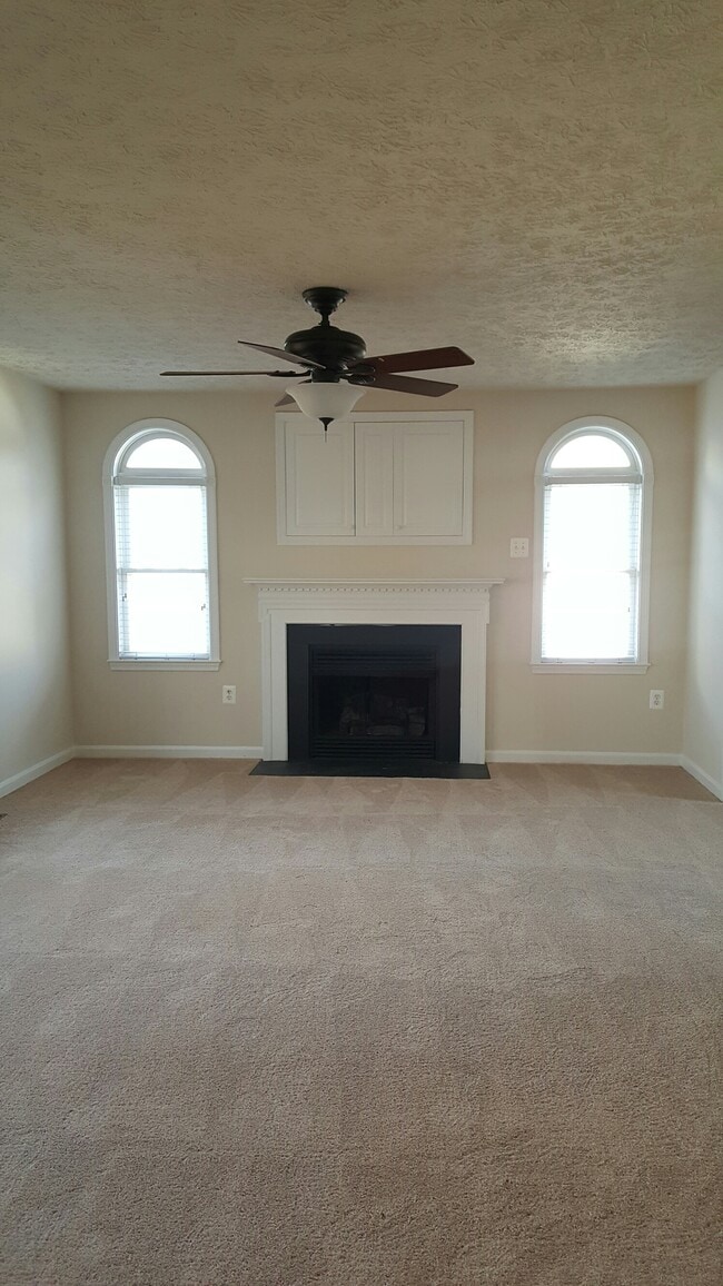 Building Photo - 10122 Chesney Dr
