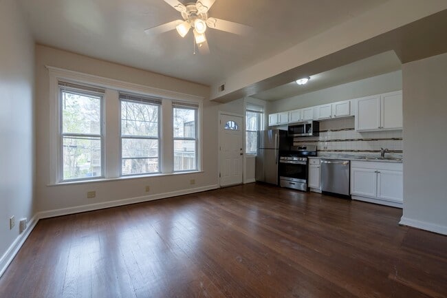 Building Photo - Sunny Spacious 3 Bedroom 1 Bathroom