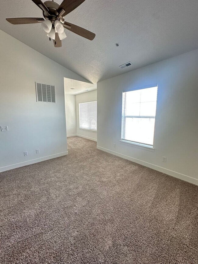 Building Photo - Brand New 3 Bedroom Condo with Resort-Style Amenities in Herriman!