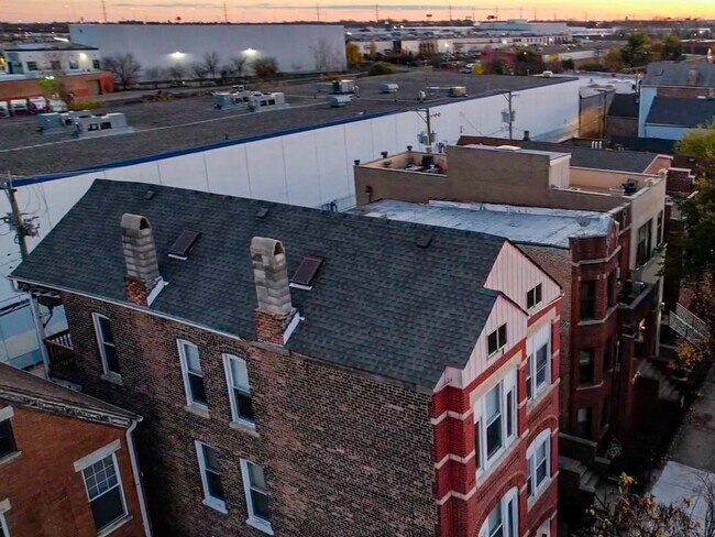 Building Photo - 2025 W Coulter St