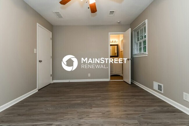 Building Photo - 3 Bedroom Pet-Friendly Home in Decatur, GA with Main Street Renewal
