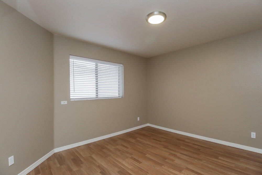 Building Photo - 921 S Val Vista Dr