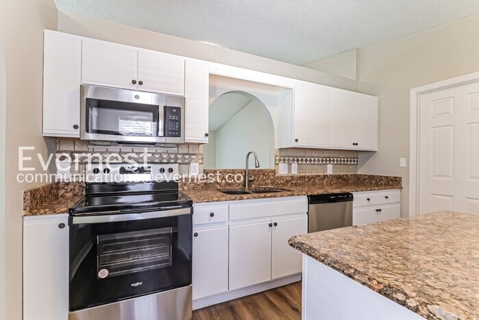 Building Photo - 1108 Jayhil Dr