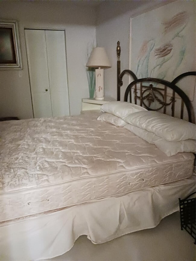 Building Photo - 3004 Portofino Isle