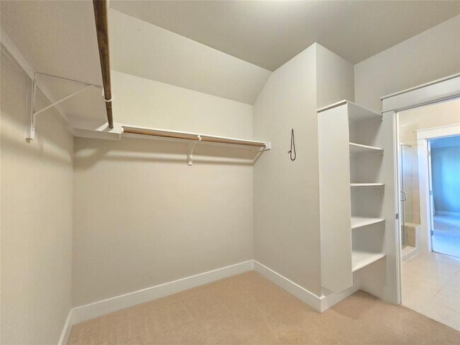 Building Photo - 13001 Hymeadow Dr