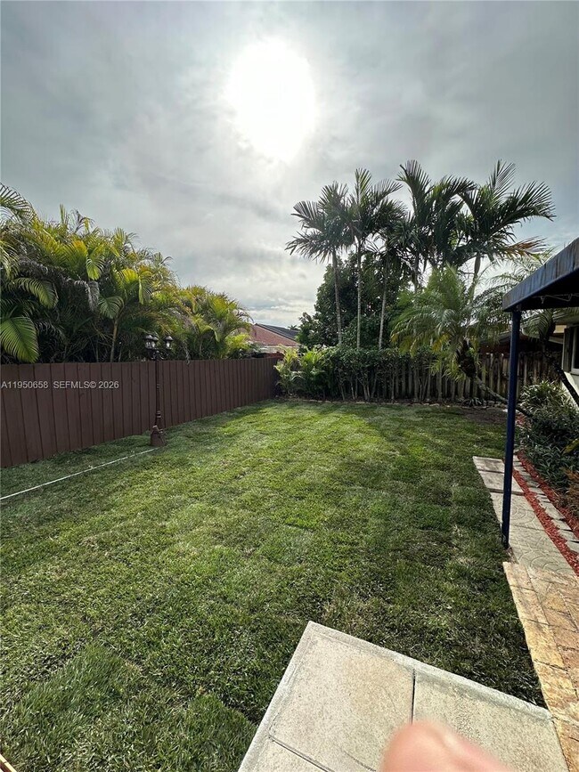 Building Photo - 8035 SW 89th Ct