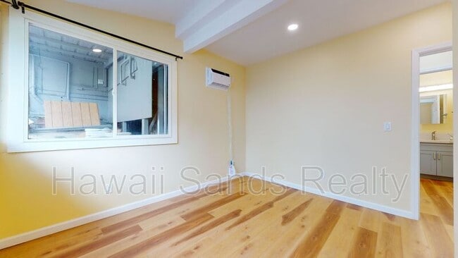 Building Photo - 1242 Mamalu St