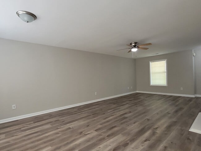 Building Photo - 7127 Lamar Ct