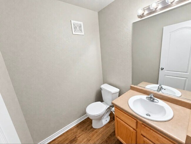 Building Photo - 5551 W 29th St