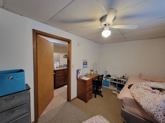 Building Photo - 604 W Seerley Blvd