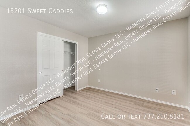 Building Photo - 15201 Sweet Caddies Dr