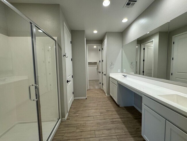 Building Photo - 4 Bedroom - 3 Bath  Home - 2668 Sq. Ft. - Eastmark Inspirian III - Mesa