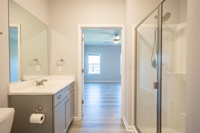 Building Photo - 2321 Trenton Ln