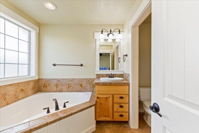 Building Photo - 3-Bedroom Craftsman-Style Home