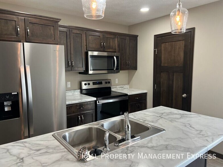 Primary Photo - 3 Bedroom 1.5 Bathroom Townhome