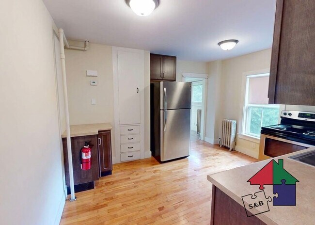 Building Photo - 123 Hill St