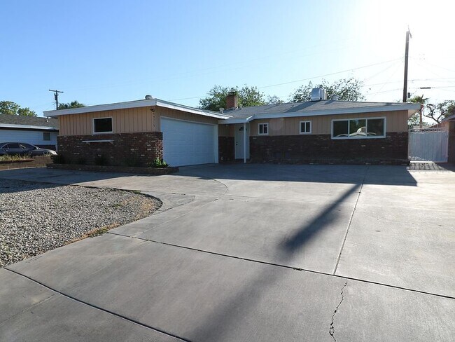Building Photo - 44515 Stanridge Ave