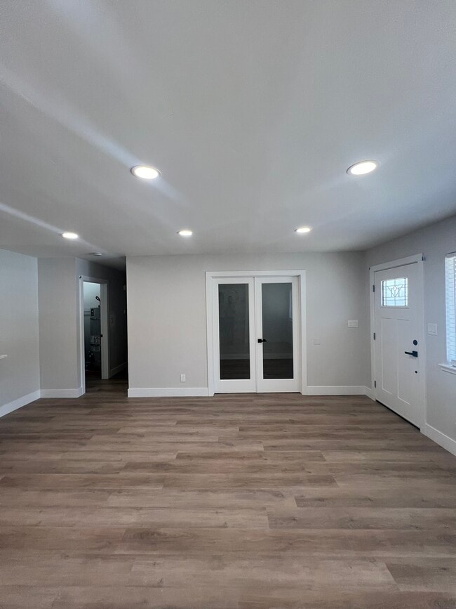 Building Photo - 1228 Monument Dr