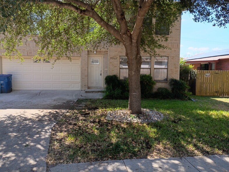 Primary Photo - 9202 Roquefort