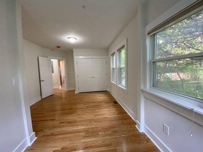 Building Photo - 8 Silvey Pl